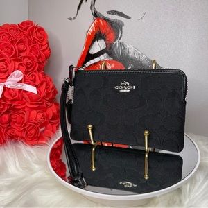 Coach Black Signature C Canvas Wristlet Wallet Clutch